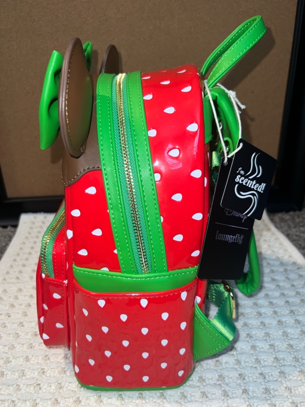 NWT Loungefly Disney Minnie Chocolate Dipped Strawberry Scented Backpack RARE - Picture 6 of 8